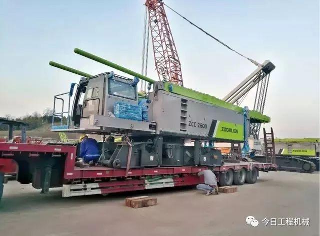 【动态】卡特彼勒3516chd发电机组在(天津)工厂面世;中联zcc2600履带